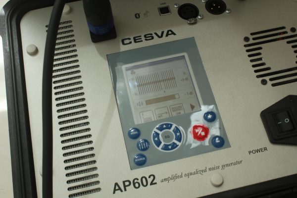 Amplificador para fuente omnidireccional CESVA